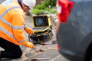 Engineers-using-a-camera-to-check-the-sewers-concreteberg-1-300x200.jpg