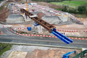 hs2-east-link-viaduct-84-metre-steel-viaduct-section-moving-over-the-westbound-link-road-300x200.jpg