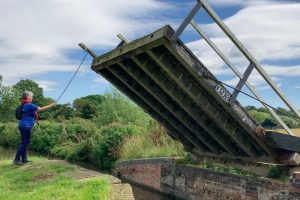 Oxford-Canal-bridge-rsz-300x200.jpg