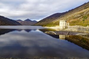 Silent-Valley-Reservoir-in-Mourne-Mountains-County-Down-Northern-Ireland-300x200.jpg