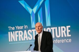 Sir john armitt speaking at bentley yii2018 3to2