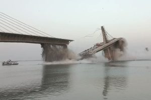 Sultanganj-bridge-collapse-300x200.jpg