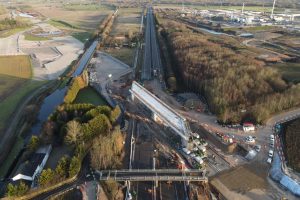 The-worlds-longest-box-bridge-slide-across-the-M42-in-Warwickshire-hs2-300x200.jpg